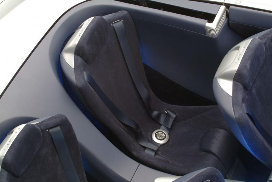  Lexus LF-C Concept 2004 года  (фото 111 из 112)